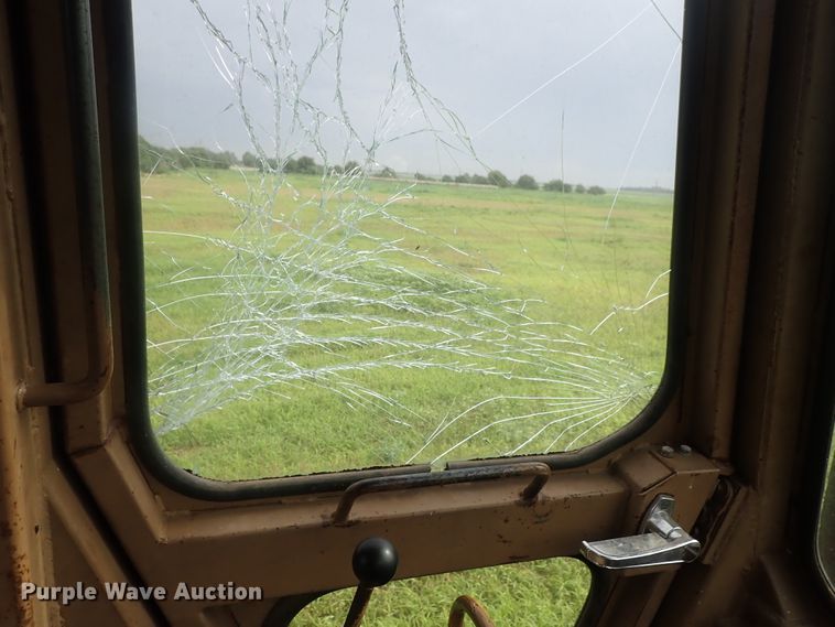 image for item DG2360 1990 Caterpillar 953  track loader