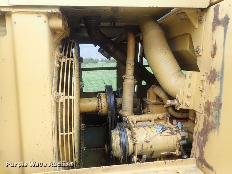 image for item DG2360 1990 Caterpillar 953  track loader