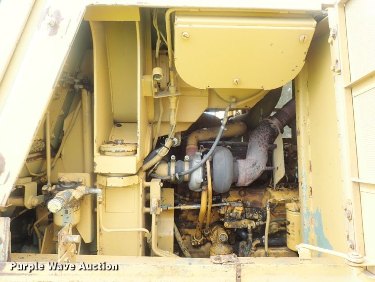 image for item DG2360 1990 Caterpillar 953  track loader