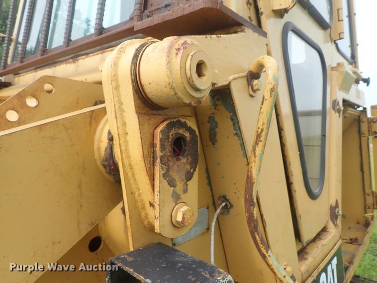 image for item DG2360 1990 Caterpillar 953  track loader