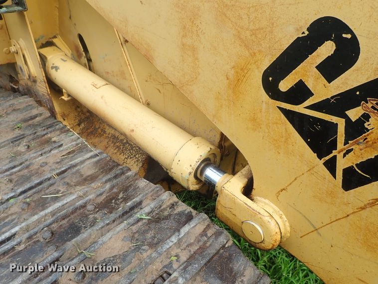 image for item DG2360 1990 Caterpillar 953  track loader