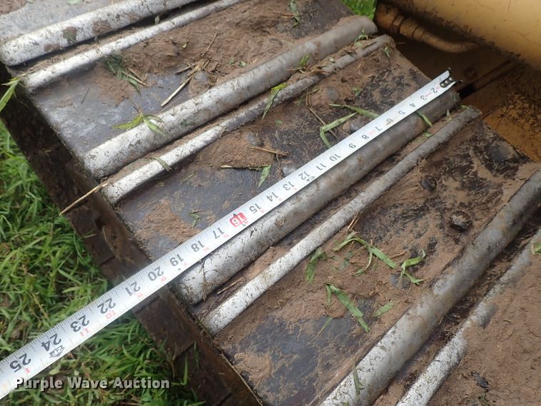 image for item DG2360 1990 Caterpillar 953  track loader