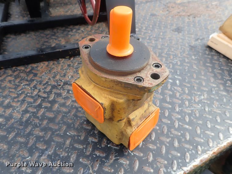 image for item DG2360 1990 Caterpillar 953  track loader