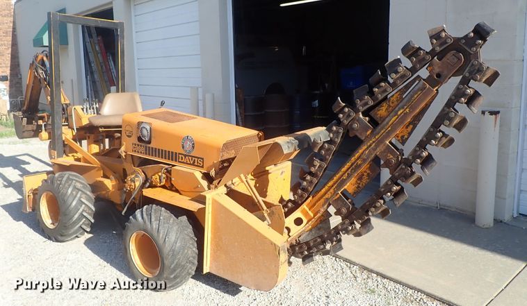 image for item DG2389 Case Davis Fleetline  30+4 trencher