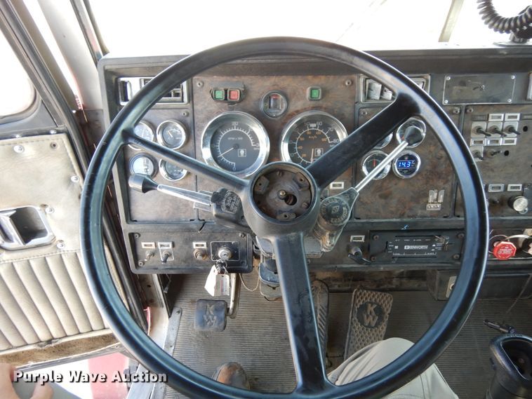 image for item DG2658 1988 Kenworth T800  dump truck