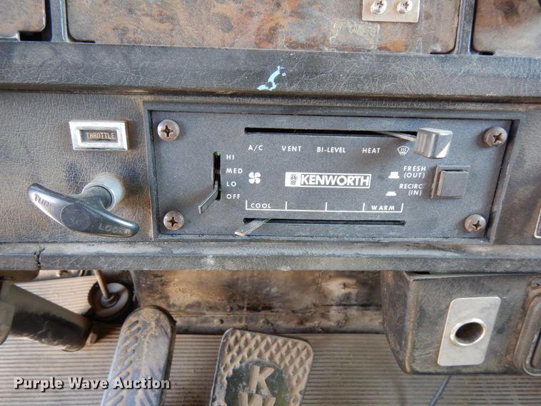 image for item DG2658 1988 Kenworth T800  dump truck