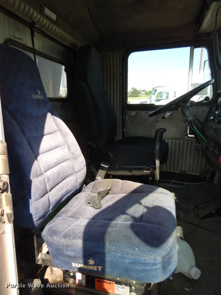 image for item DG2658 1988 Kenworth T800  dump truck