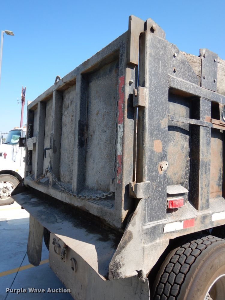 image for item DG2658 1988 Kenworth T800  dump truck