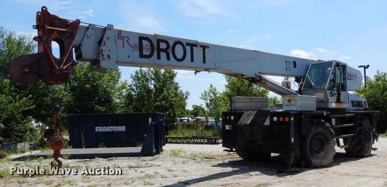 image for item DG2661 Drott 2500  crane