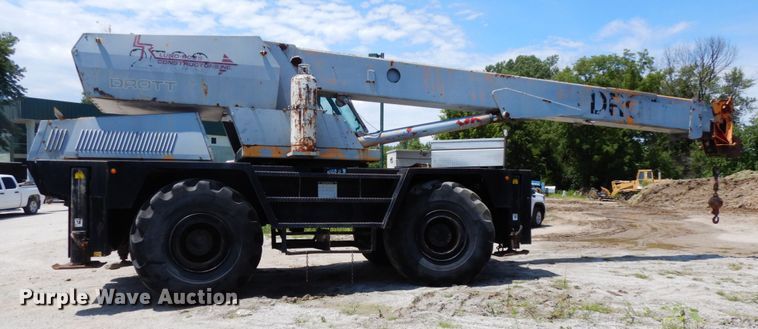 image for item DG2661 Drott 2500  crane