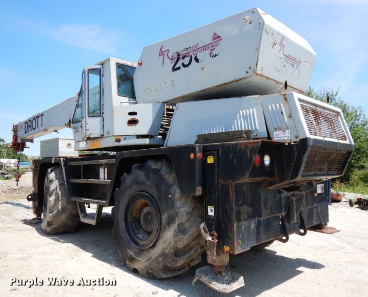 image for item DG2661 Drott 2500  crane