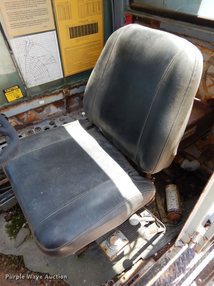 image for item DG2661 Drott 2500  crane