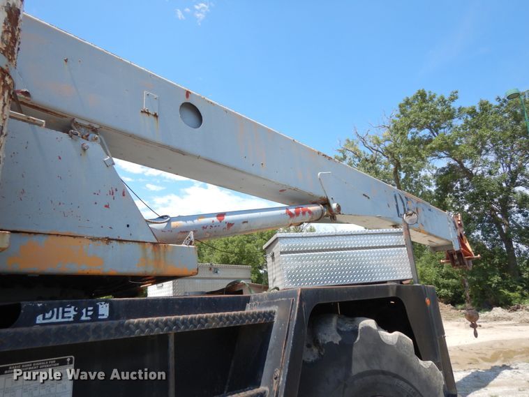 image for item DG2661 Drott 2500  crane