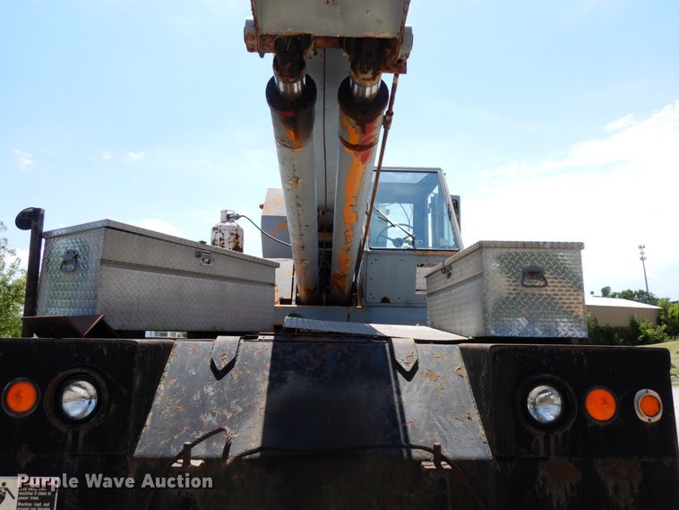 image for item DG2661 Drott 2500  crane