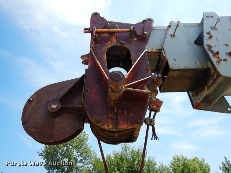 image for item DG2661 Drott 2500  crane