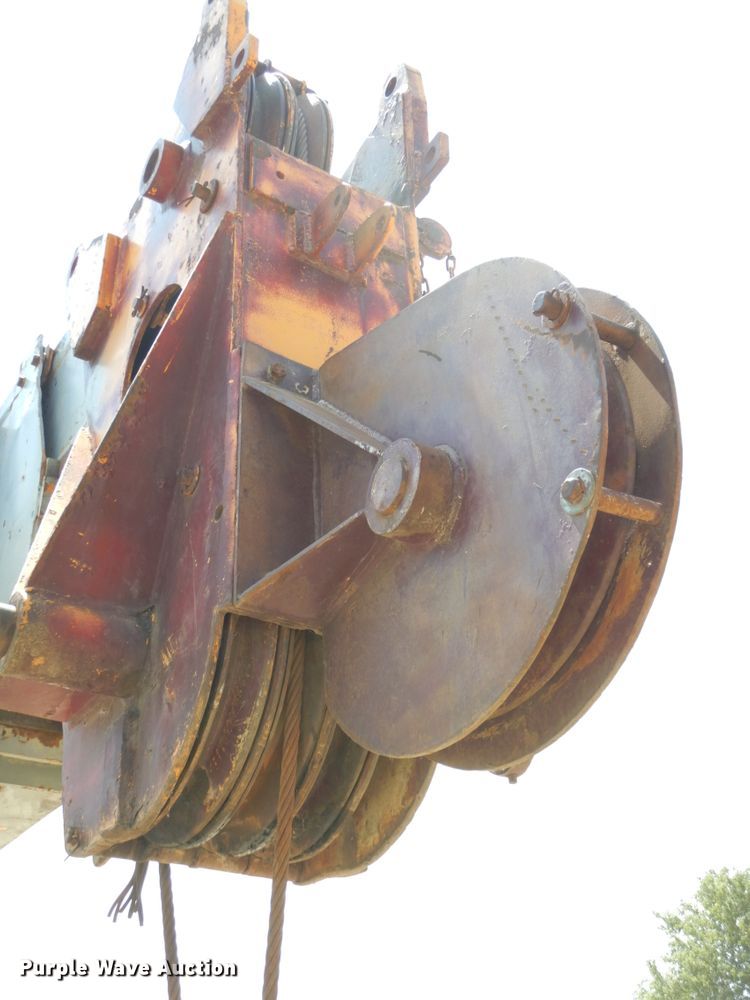 image for item DG2661 Drott 2500  crane