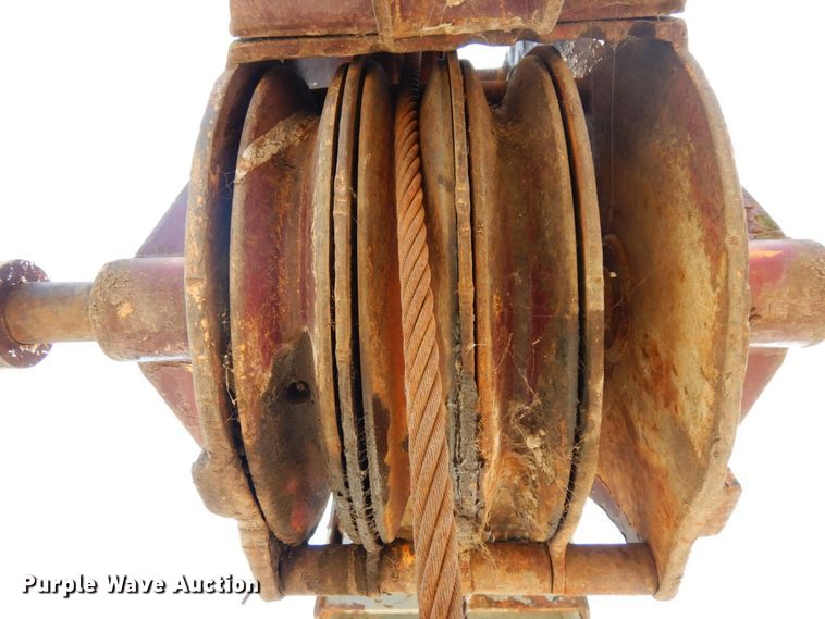 image for item DG2661 Drott 2500  crane