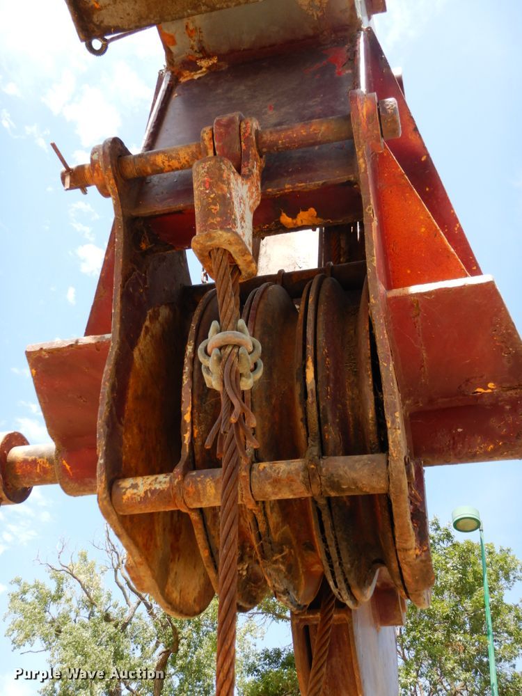 image for item DG2661 Drott 2500  crane