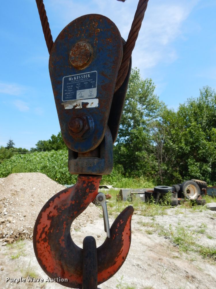 image for item DG2661 Drott 2500  crane