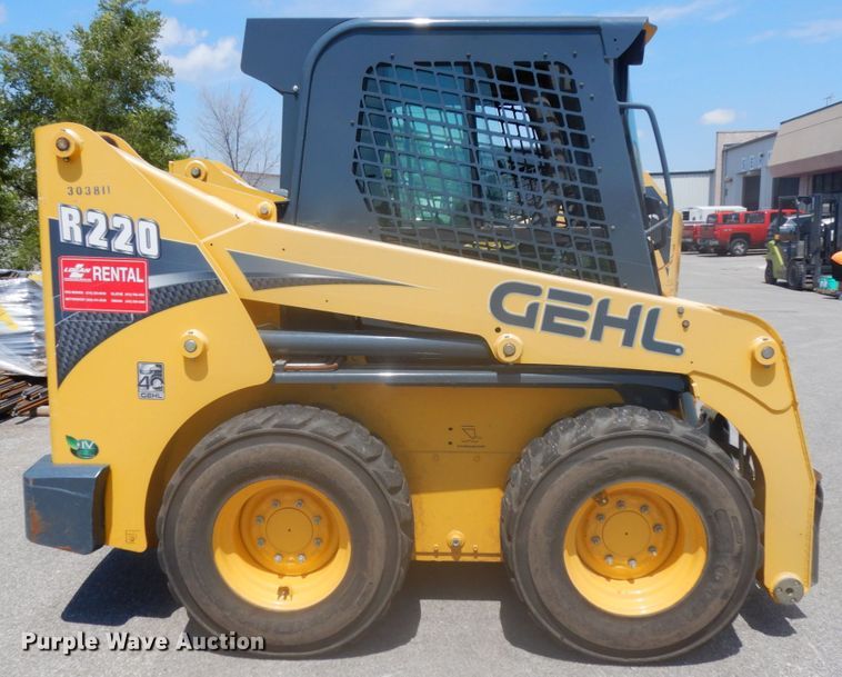 image for item DG2663 2014 Gehl R220  skid steer loader