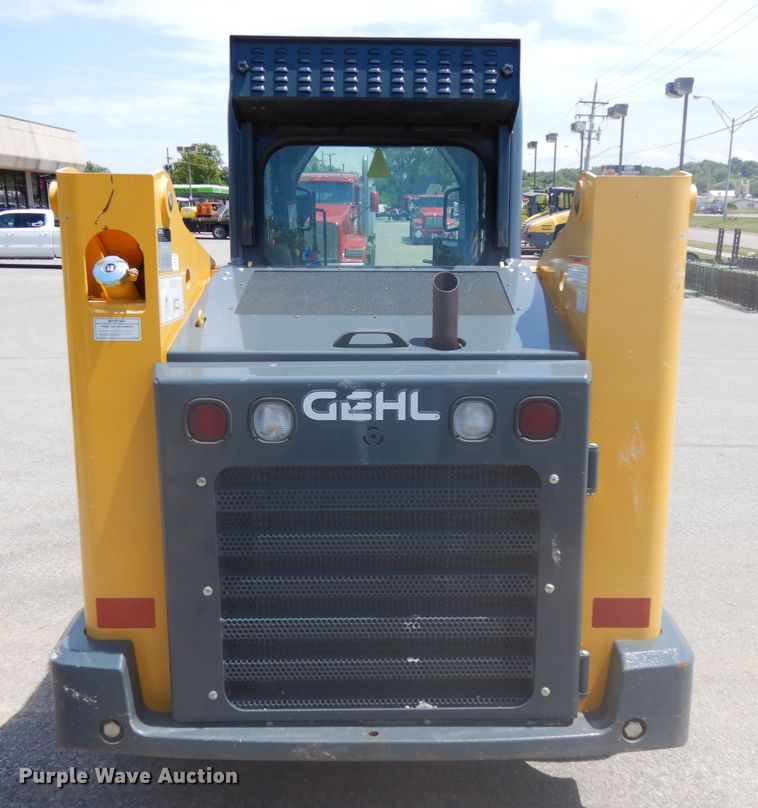 image for item DG2663 2014 Gehl R220  skid steer loader