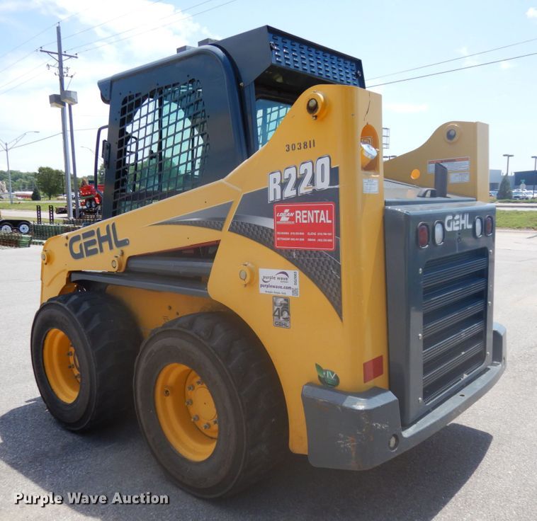 image for item DG2663 2014 Gehl R220  skid steer loader