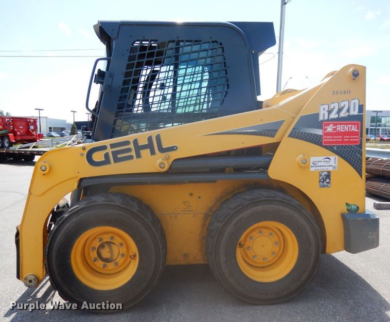 image for item DG2663 2014 Gehl R220  skid steer loader