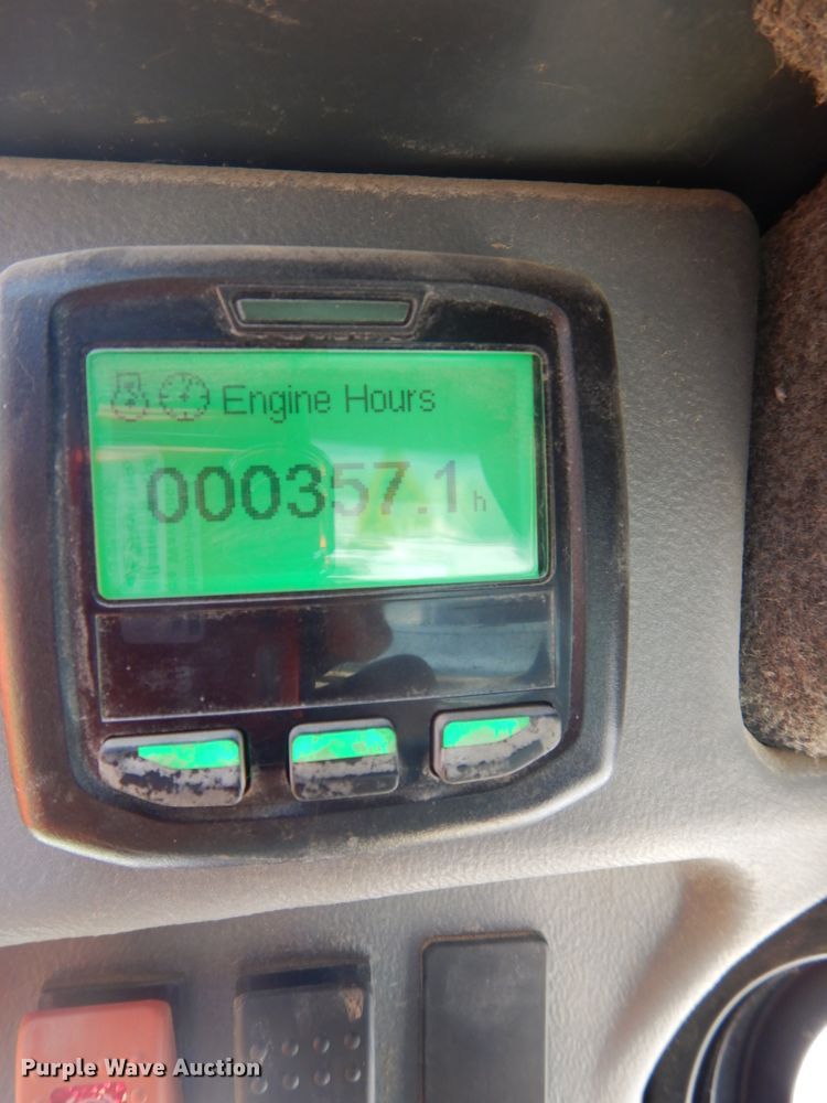 image for item DG2663 2014 Gehl R220  skid steer loader