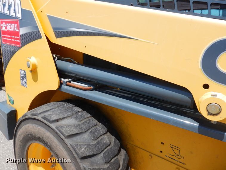 image for item DG2663 2014 Gehl R220  skid steer loader