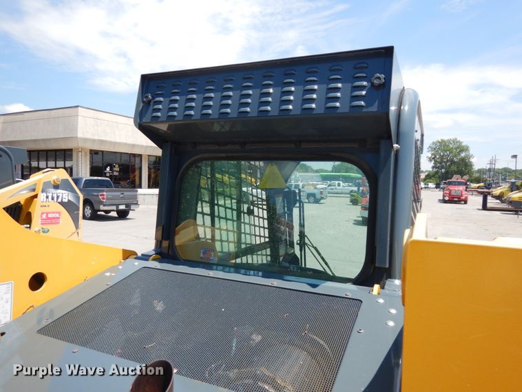 image for item DG2663 2014 Gehl R220  skid steer loader