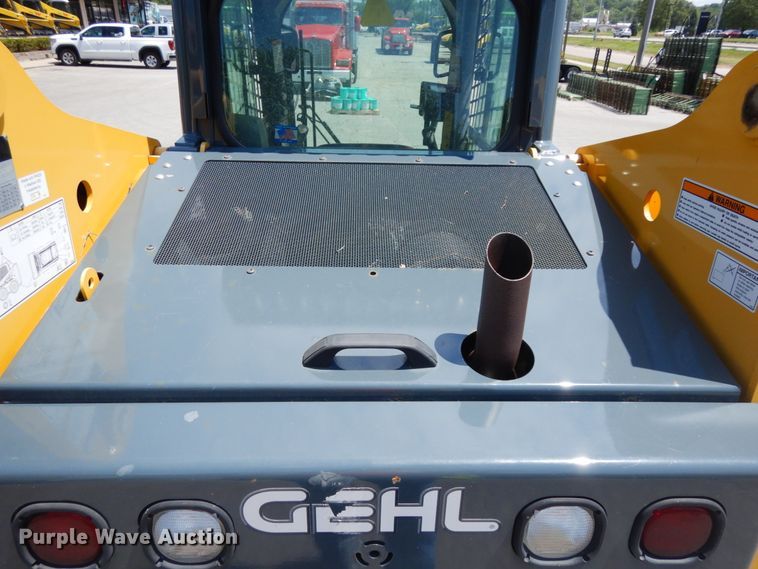 image for item DG2663 2014 Gehl R220  skid steer loader