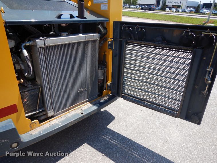 image for item DG2663 2014 Gehl R220  skid steer loader