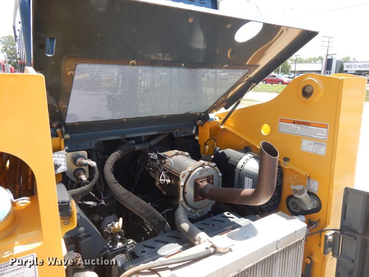 image for item DG2663 2014 Gehl R220  skid steer loader