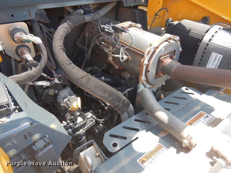 image for item DG2663 2014 Gehl R220  skid steer loader