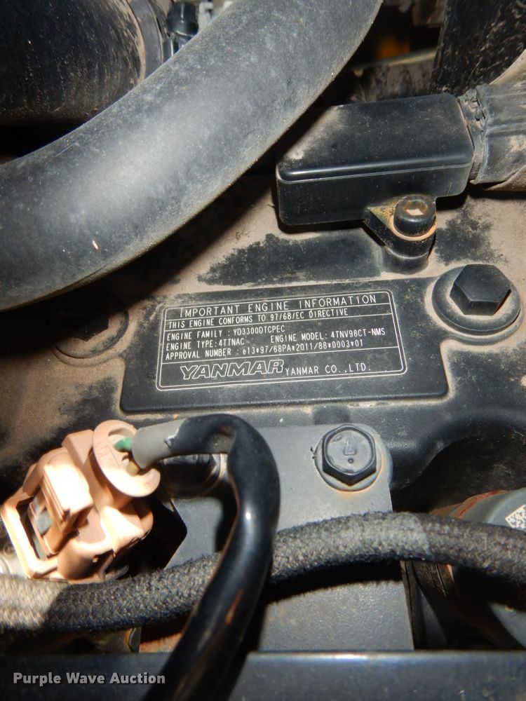 image for item DG2663 2014 Gehl R220  skid steer loader