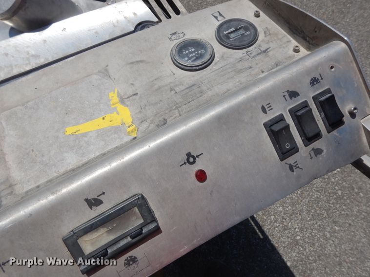 image for item DG2665 2013 Husqvarna Soff Cut X4200 concrete saw