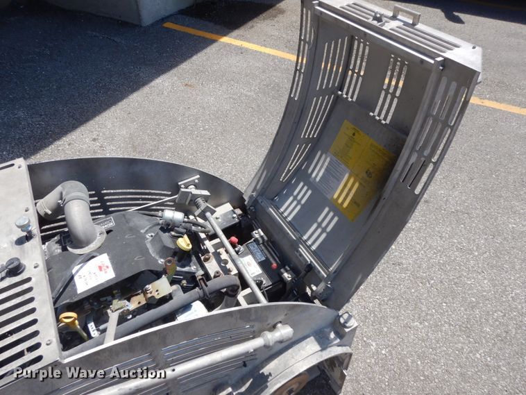 image for item DG2665 2013 Husqvarna Soff Cut X4200 concrete saw