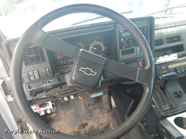 image for item DG4508 1999 Chevrolet C8500  bucket truck