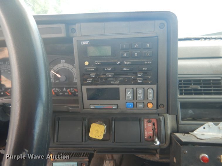 image for item DG4508 1999 Chevrolet C8500  bucket truck