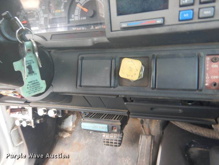 image for item DG4508 1999 Chevrolet C8500  bucket truck