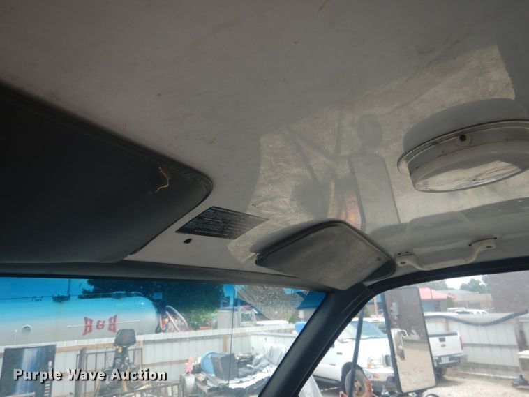 image for item DG4508 1999 Chevrolet C8500  bucket truck