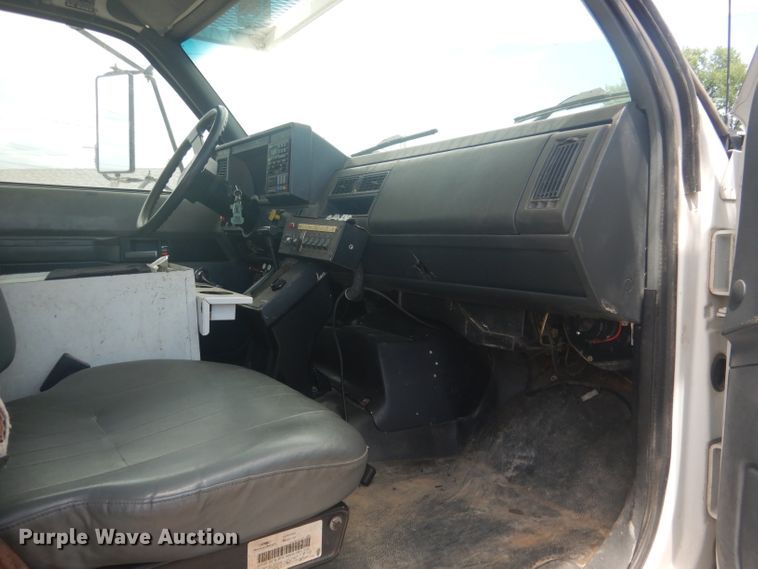 image for item DG4508 1999 Chevrolet C8500  bucket truck