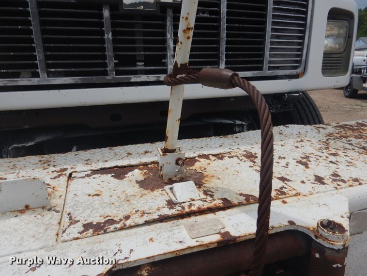 image for item DG4508 1999 Chevrolet C8500  bucket truck