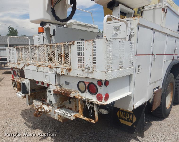 image for item DG4508 1999 Chevrolet C8500  bucket truck