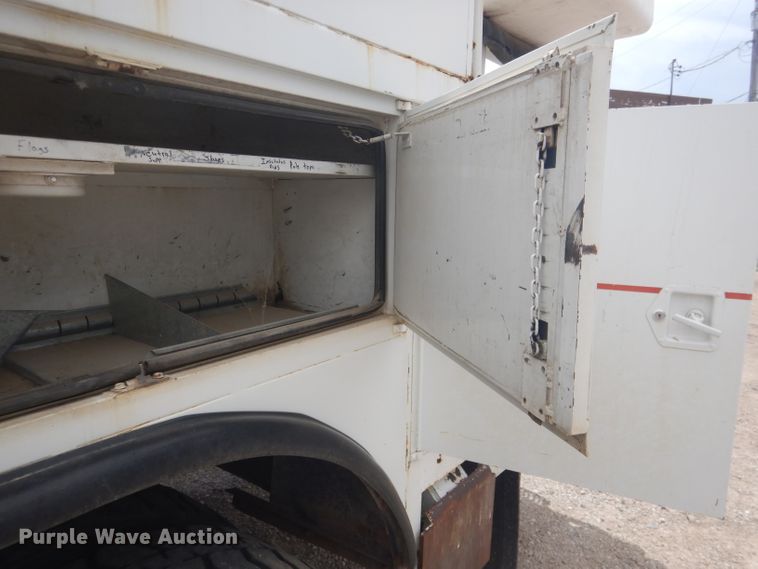 image for item DG4508 1999 Chevrolet C8500  bucket truck