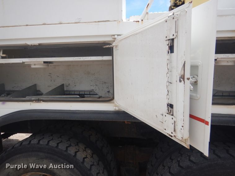 image for item DG4508 1999 Chevrolet C8500  bucket truck