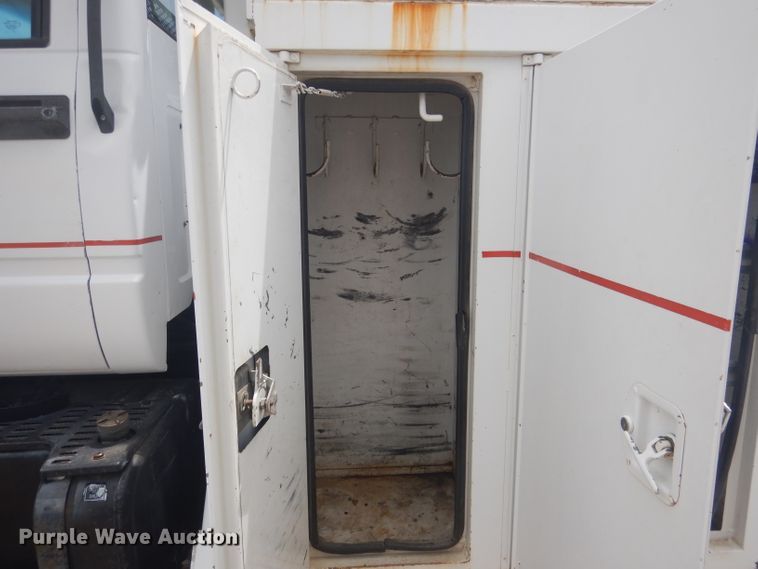 image for item DG4508 1999 Chevrolet C8500  bucket truck