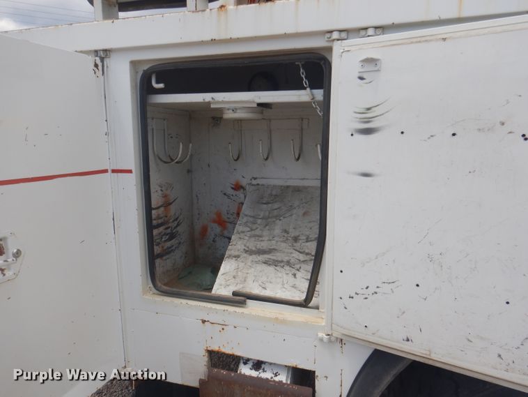 image for item DG4508 1999 Chevrolet C8500  bucket truck