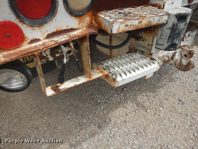 image for item DG4508 1999 Chevrolet C8500  bucket truck