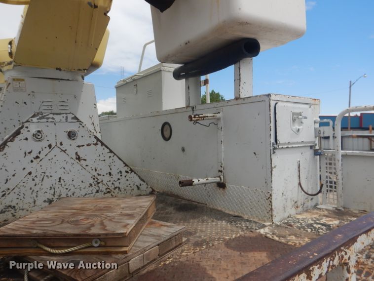 image for item DG4508 1999 Chevrolet C8500  bucket truck